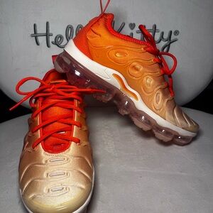 Vapormax in orange Womens 5.5